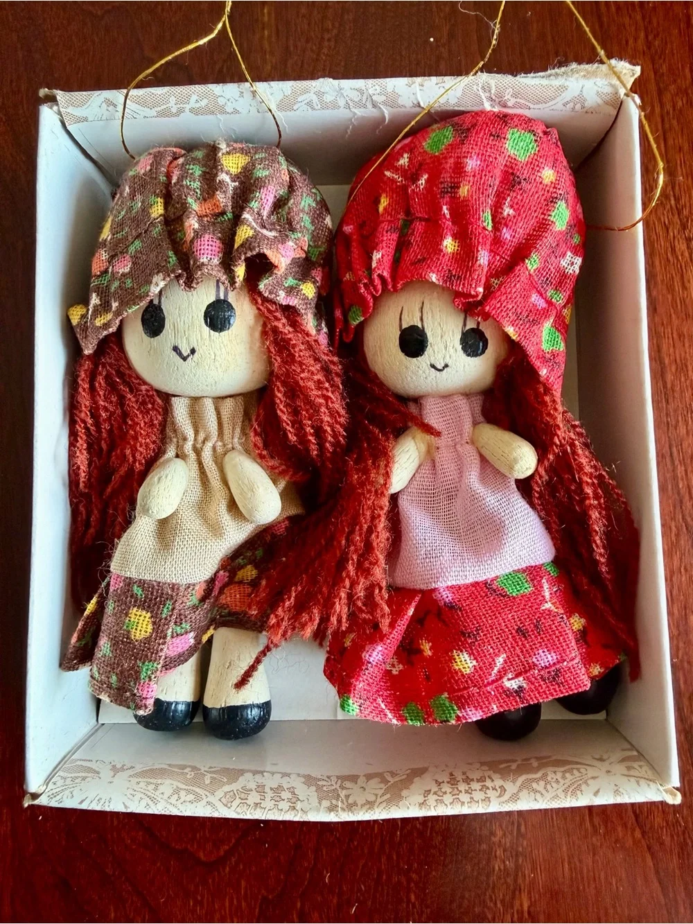 Vintage Dolly Sisters Magnetic Memo Holder Dolls Hanging Ornaments 1982 Taiwan